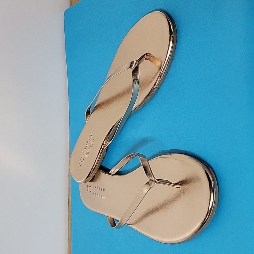 LC Lauren Conrad Rose Gold Flip-Flops/ Sandals / Slides / Thongs Size 10